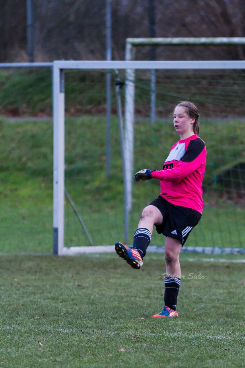 Bild 282 - B-Juniorinnen TSV Gnutz o.W. - SV Henstedt Ulzburg II : Ergebnis: ca. 5:0